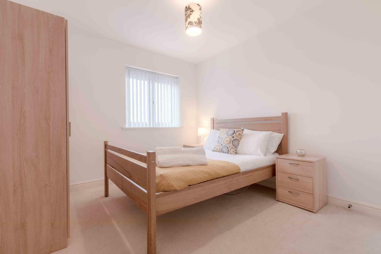 The Penthouse @ Waterside Grange Apartment Slough Luaran gambar